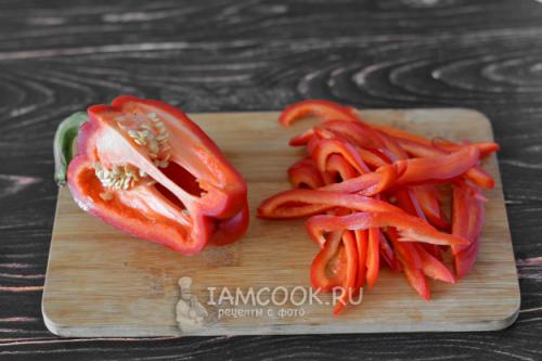 Рецепт салата с копченой курицей и болгарским перцем: простота и вкус 15 Рецепт салата с копченой курицей и болгарским перцем: простота и вкус 15