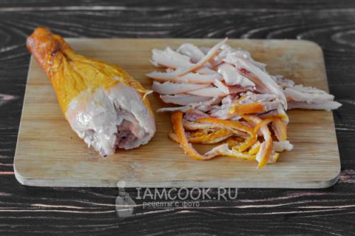 Рецепт салата с копченой курицей и болгарским перцем: простота и вкус 16 Рецепт салата с копченой курицей и болгарским перцем: простота и вкус 16