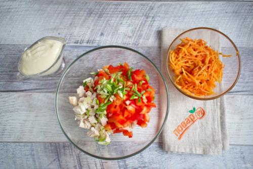 Можно ли приготовить салат с Курицей и Болгарским перцем заранее, и как его хранить. Куриный салат в банке. Удобно брать с собой