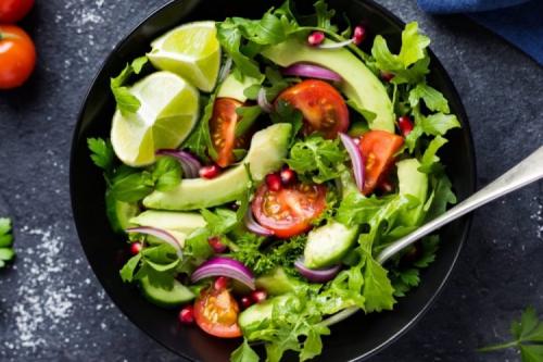 Как сделать салат более полезным, например, с меньшим количеством калорий. 20 низкокалорийных салатов, которые порадуют своим вкусом