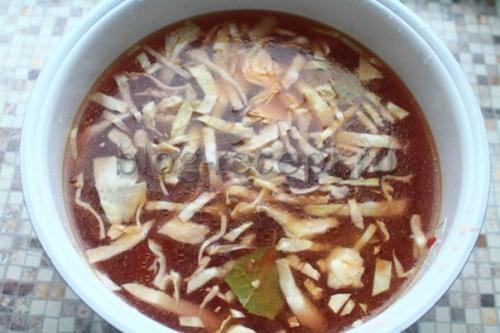 Борщ в мультиварке с мясом. Вкусный борщ можно приготовить и в мультиварке: рецепт с фото