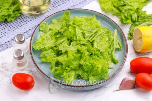 Полезный салат с курицей, перцем и яйцами: рецепт для здорового питания 02