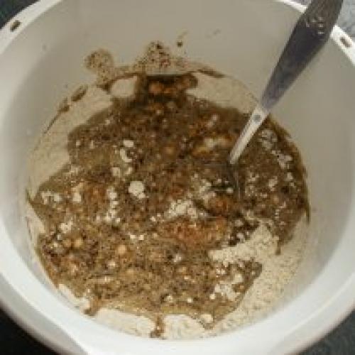 Какие ингредиенты необходимы для приготовления хлеба с 40% ржаной муки и тмином на закваске. Ингредиенты ржаного хлеба на закваске с медом и тмином