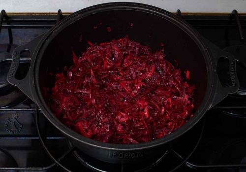 Калорийность постного борща с картошкой. Как приготовить очень вкусный постный борщ на воде — классический рецепт постного борща со свеклой и капустой с пошаговыми фото