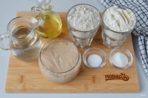 Какие ингредиенты необходимы для приготовления ржаного хлеба на закваске. Ржаной хлеб на закваске в духовке