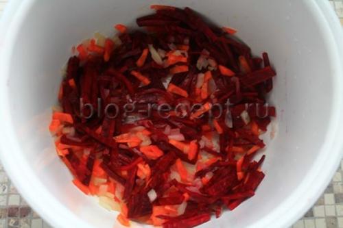 Борщ в мультиварке с томатной пастой. Вкусный борщ можно приготовить и в мультиварке: рецепт с фото