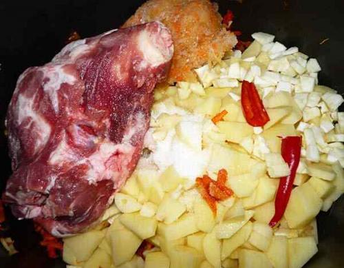 Борщ в мультиварке Редмонд. Секреты приготовления вкуснейшего борща на мясном бульоне в мультиварке Редмонд 36