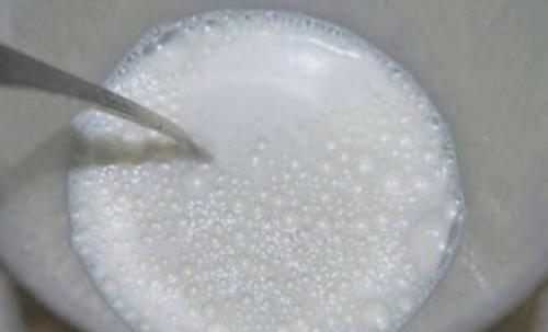 Жидкая манная каша на литр молока. Манная каша без комочков на молоке — 6 пошаговых рецептов приготовления