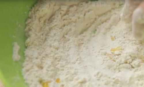 Пицца на молоке без дрожжей на сковороде. Тесто для пиццы без дрожжей