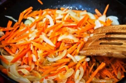 Борщ в мультиварке с курицей без свеклы. Ингредиенты: