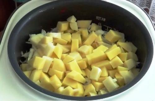 Борщ в мультиварке с курицей без свеклы. Ингредиенты: