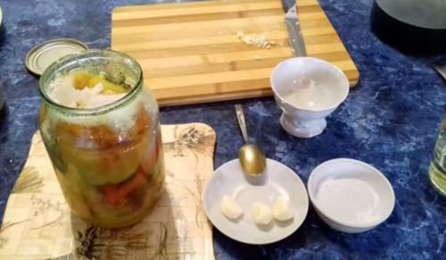 Перец жареный на зиму. Жареный в масле перец с чесноком и без стерилизации – рецепт на литровую банку