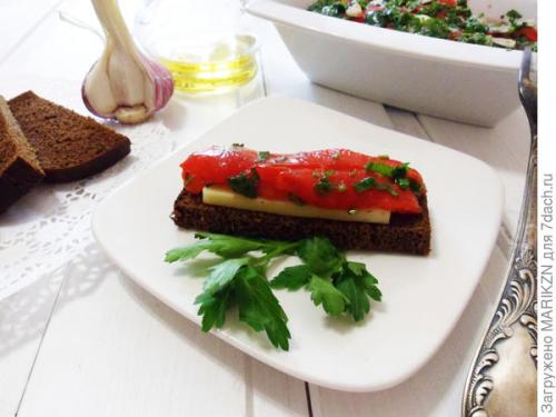 Печеный перец в заливке. Печеный болгарский перец в ароматной заправке