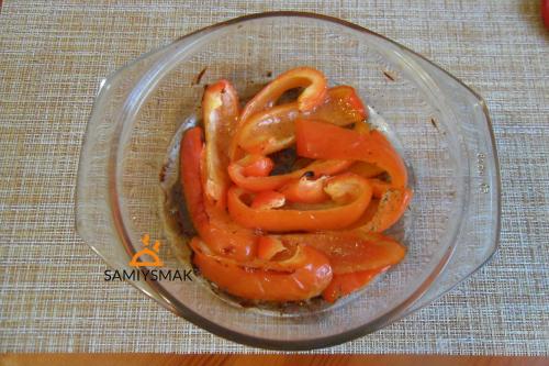 Запечь перец в духовке дольками. Как запечь болгарский перец в духовке (быстрый рецепт вкусной закуски)