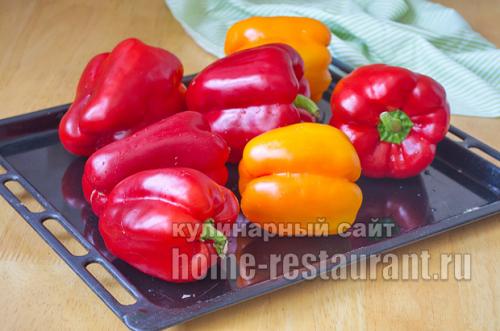 Печеный перец в собственном соку.