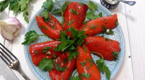 Печеный болгарский перец в банках на зиму. Простой рецепт приготовления печеного болгарского перца на зиму 39 Печеный болгарский перец в банках на зиму. Простой рецепт приготовления печеного болгарского перца на зиму 39