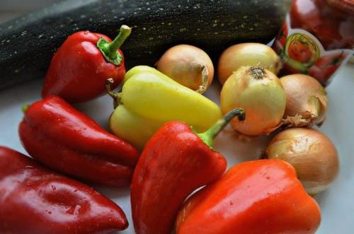 Лечо из кабачков с томатной пастой и чесноком. Лечо из кабачков с томатной пастой на зиму