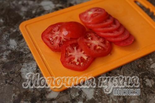 Кабачки с паприкой и чесноком. Кабачки, жаренные кружочками, с чесноком, майонезом и помидорами