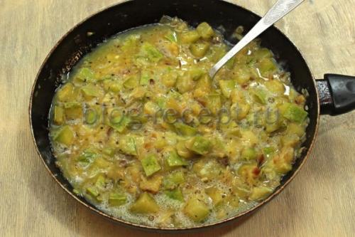 Жареные кабачки с луком. Сочный и очень вкусный ужин за считаные минуты: Жареные на сковороде кабачки с луком и яйцом