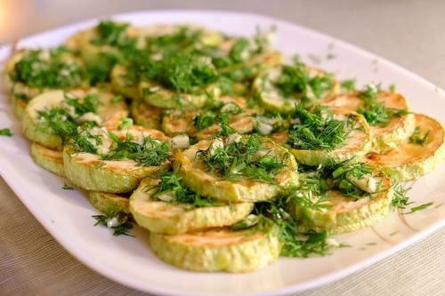 Кабачки рецепты на сковороде. 20 отличных рецептов жареных кабачков