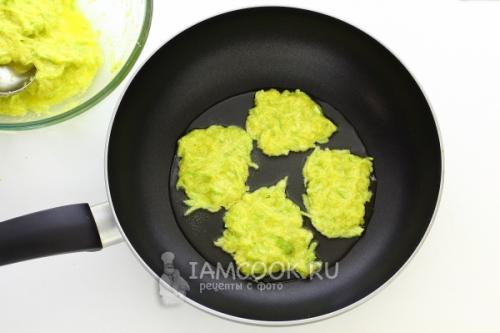 Жареные в манке кабачки. Рецепт: Жареные кабачки - хрустящие в манке 11