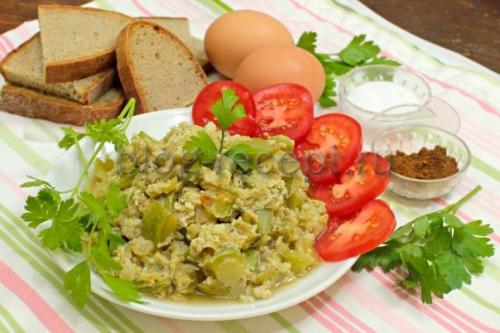 Жареные кабачки с луком. Сочный и очень вкусный ужин за считаные минуты: Жареные на сковороде кабачки с луком и яйцом