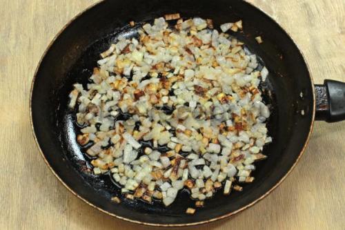 Жареные кабачки с луком. Сочный и очень вкусный ужин за считаные минуты: Жареные на сковороде кабачки с луком и яйцом