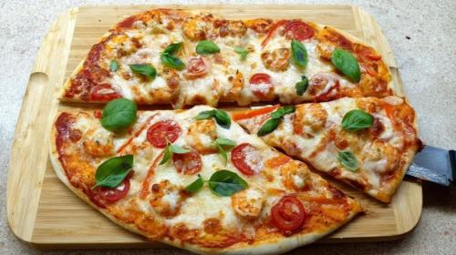 Пицца на готовой основе в духовке рецепт. Домашняя пицца в духовке — 12 простых и вкусных рецептов