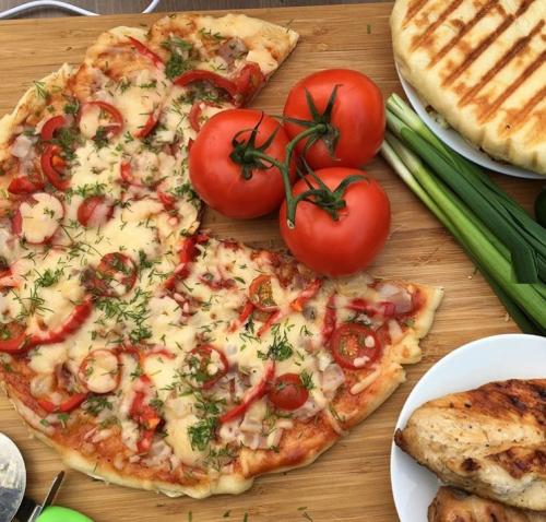 Пицца на готовой основе на сковороде. Пицца на сковороде — свежие рецепты с пошаговым фото 2019