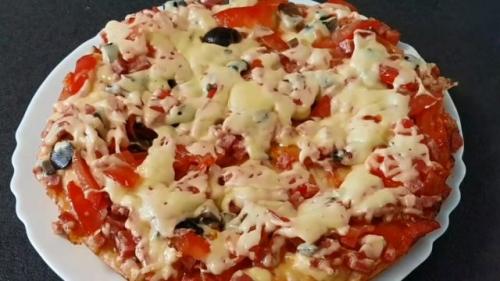 Обалденная пицца на сковороде. Пицца на сковороде за 10 минут: 8 пошаговых рецептов