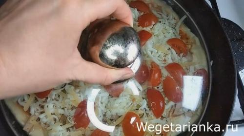 Пицца на сковороде без сметаны, дрожжей и яиц