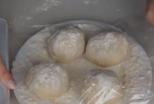 Тесто для пиццы, как в пиццерии — 8 вкусных рецептов, тонкого и мягкого теста