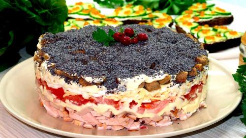 Салат с копченой курицей и помидорами и сухариками и маком. Салат «Курица под кайфом» 2 рецепта.