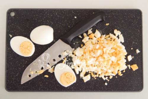 Салат с копченой курицей и помидорами. Ингредиенты: 04 Салат с копченой курицей и помидорами. Ингредиенты: 04