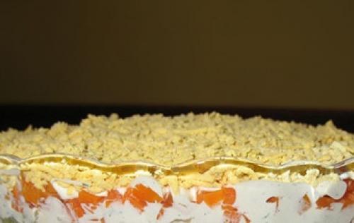 Салат с копченым окорочком и корейской морковью