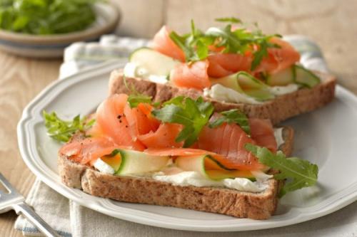 Бутерброд с красной рыбой. 15 бутербродов с семгой, которые готовятся проще простого