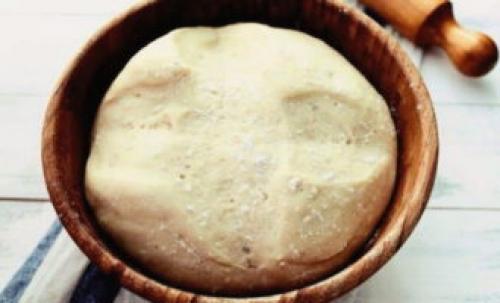 Тесто для пиццы без дрожжей и молока. Тесто для пиццы без дрожжей – 10 пошаговых рецептов приготовления