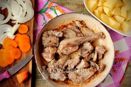 Кролик с картошкой в кастрюле. Как правильно потушить кролика с картошкой