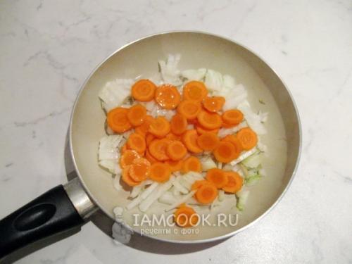 Гуляш из курицы c подливкой. Гуляш из куриного филе в сметанной подливке 34 Гуляш из курицы c подливкой. Гуляш из куриного филе в сметанной подливке 34