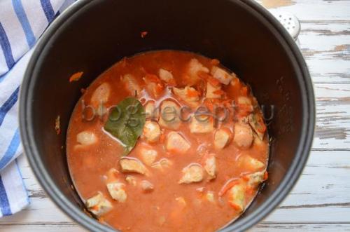 Гуляш из курицы с подливкой без томатной пасты. Гуляш из курицы с подливкой в мультиварке