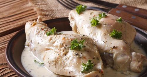 Гуляш из кролика со сметаной. Готовим кролика в сметане: нежный и пикантный вкус