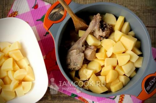 Кролик с картошкой в кастрюле. Как правильно потушить кролика с картошкой