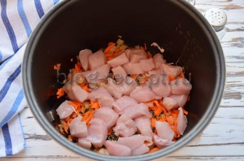 Гуляш из курицы с подливкой без томатной пасты. Гуляш из курицы с подливкой в мультиварке