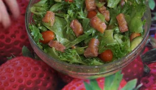 Салат с соленой семгой и яйцом. Салат с семгой слабосоленой-очень вкусные рецепты праздничного стола