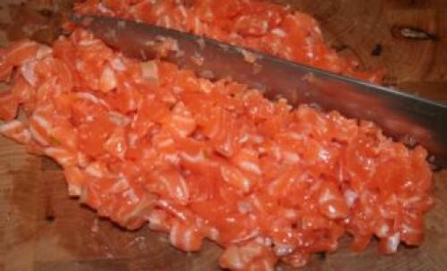 Салаты с семгой для ресторана. Удивляем гостей салатом с семгой: поразительные рецепты