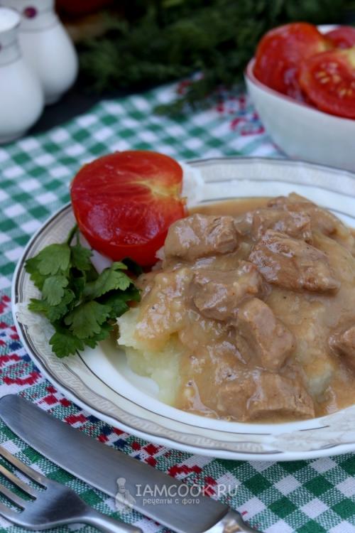 Гуляш из свинины с подливкой на сковороде - 5 пошаговых рецептов с фото 20 Гуляш из свинины с подливкой на сковороде - 5 пошаговых рецептов с фото 20