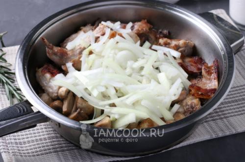 Гуляш из кролика с грибами. Кролик тушёный с грибами в сметане 05 Гуляш из кролика с грибами. Кролик тушёный с грибами в сметане 05