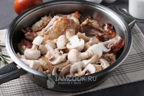 Гуляш из кролика с грибами. Кролик тушёный с грибами в сметане 03 Гуляш из кролика с грибами. Кролик тушёный с грибами в сметане 03
