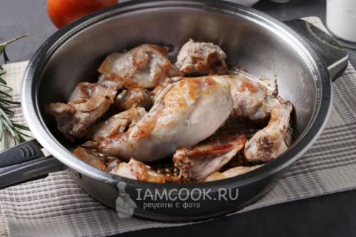 Гуляш из кролика с грибами. Кролик тушёный с грибами в сметане 01 Гуляш из кролика с грибами. Кролик тушёный с грибами в сметане 01