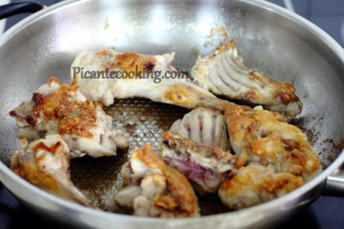 Гуляш из кролика с грибами. Кролик тушёный с грибами в сметане 25 Гуляш из кролика с грибами. Кролик тушёный с грибами в сметане 25